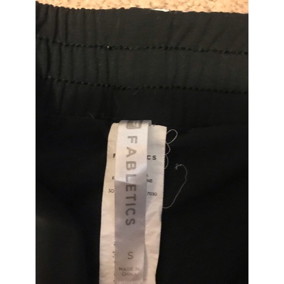 Fabletics Fallon Short - Size Small - Picture 4 of 4